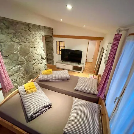 Ferienwohnung Brambrueesch アパート